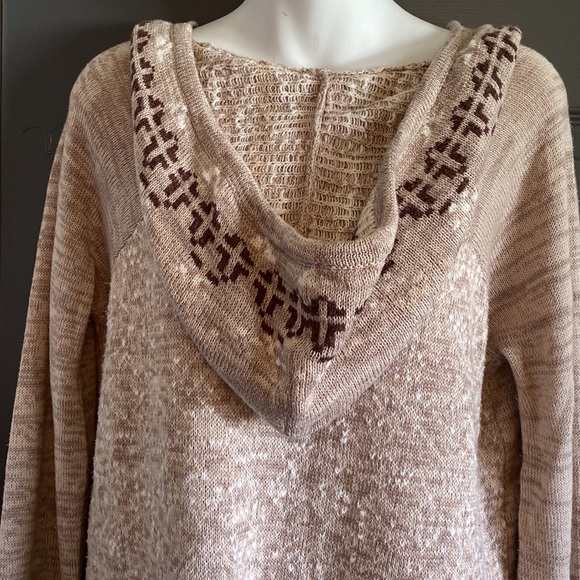 Love Stitch Hooded Fringe Sweater - Picture 4 of 9